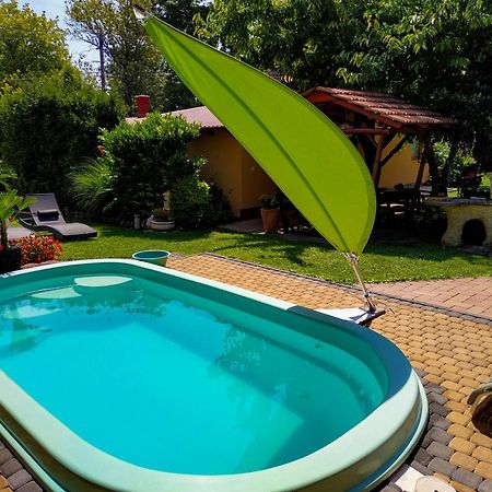 Rozsa Apartman Alsóörs エクステリア 写真