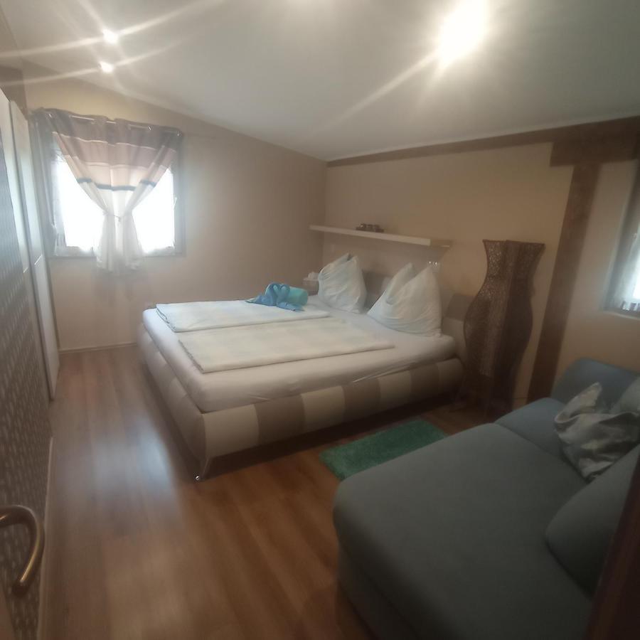 Rozsa Apartman Alsóörs エクステリア 写真