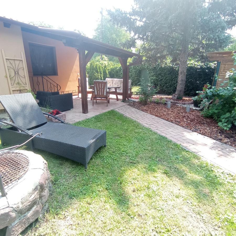 Rozsa Apartman Alsóörs エクステリア 写真