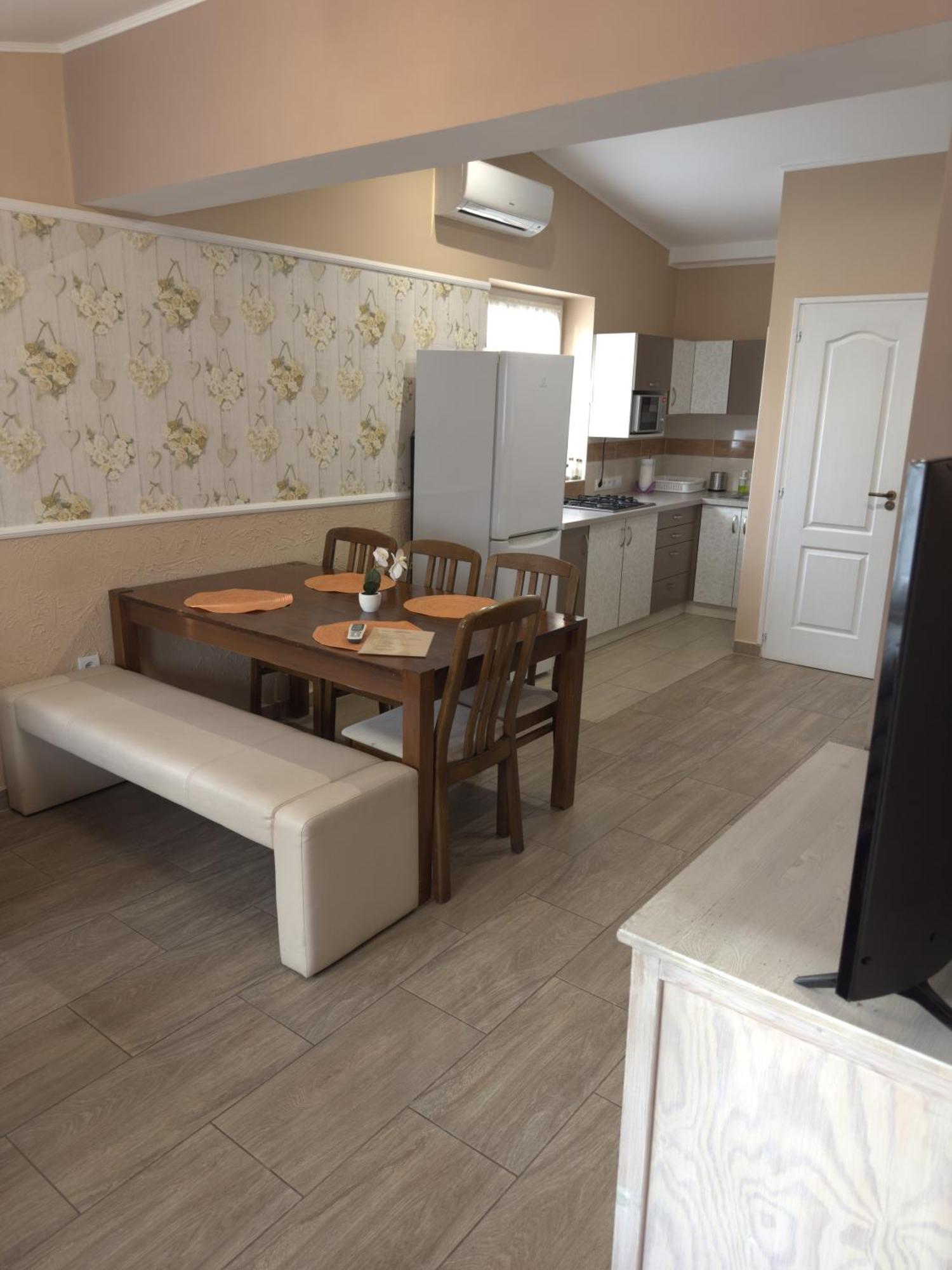 Rozsa Apartman Alsóörs 部屋 写真