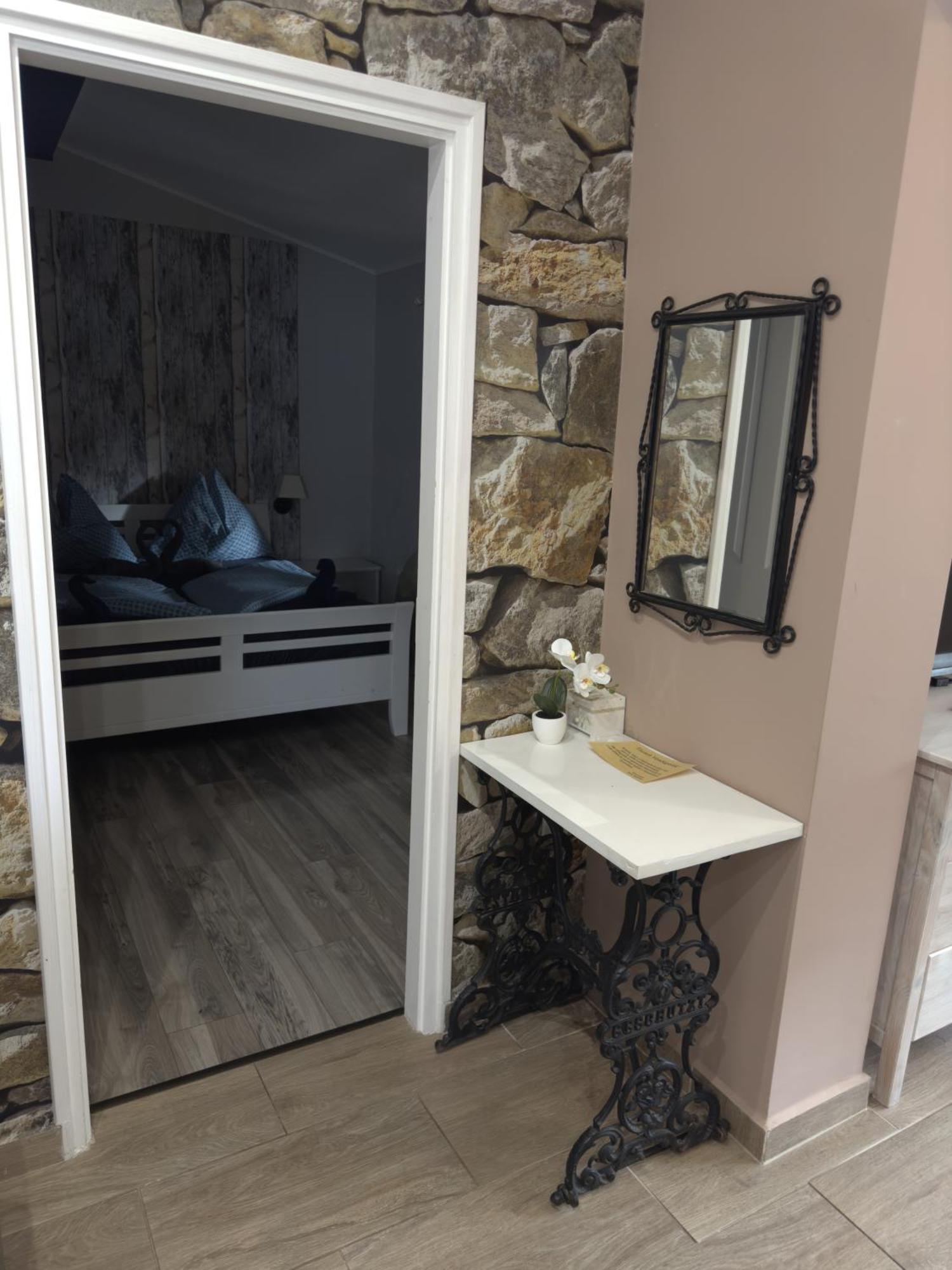 Rozsa Apartman Alsóörs 部屋 写真