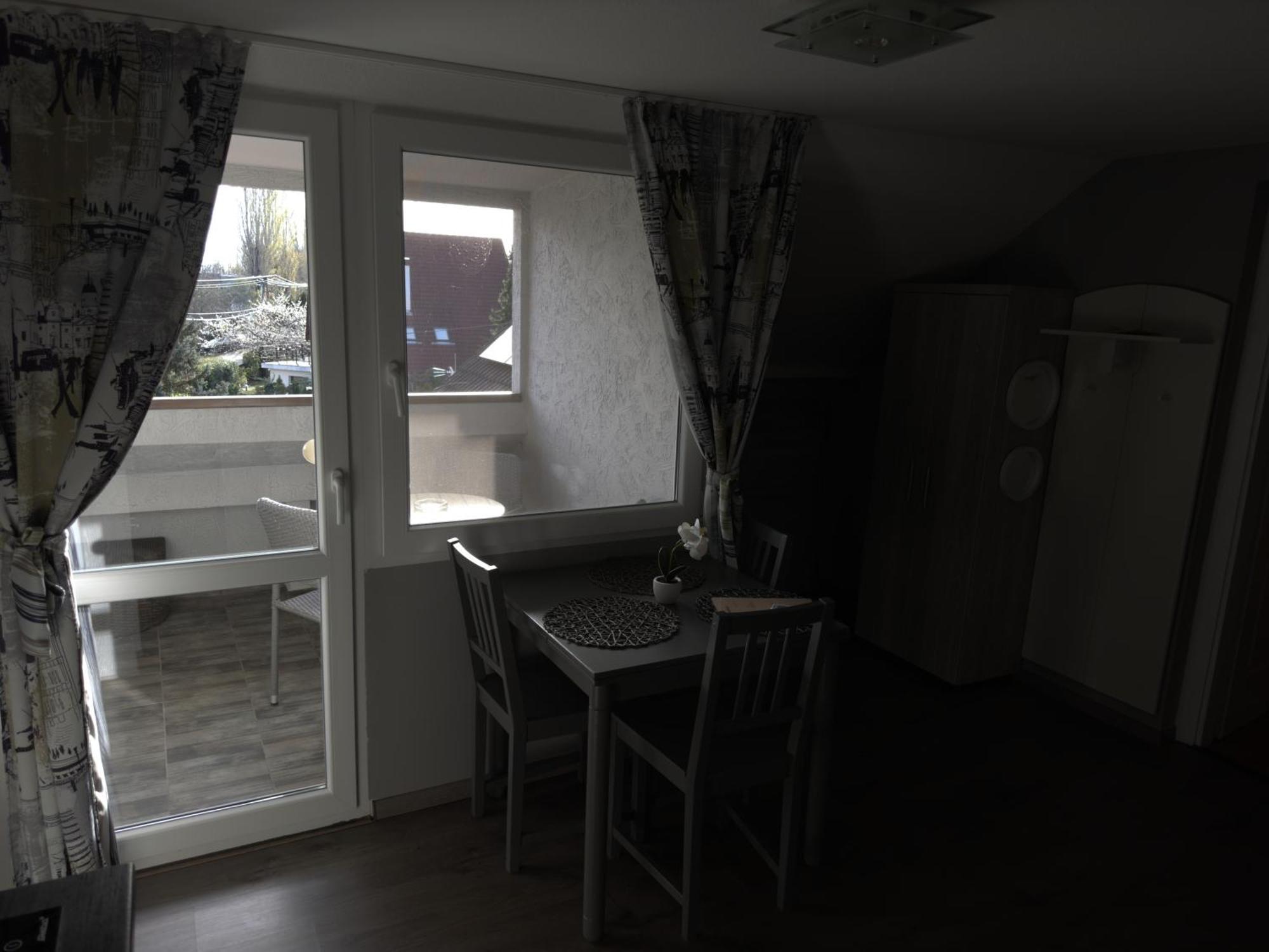 Rozsa Apartman Alsóörs 部屋 写真