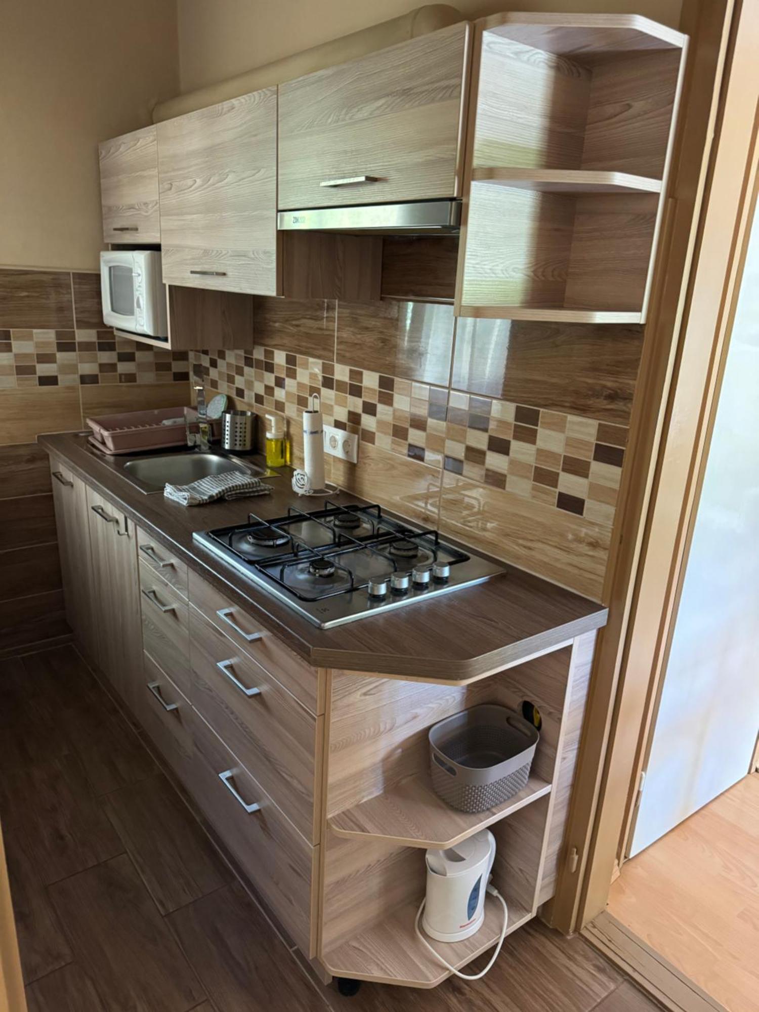 Rozsa Apartman Alsóörs エクステリア 写真