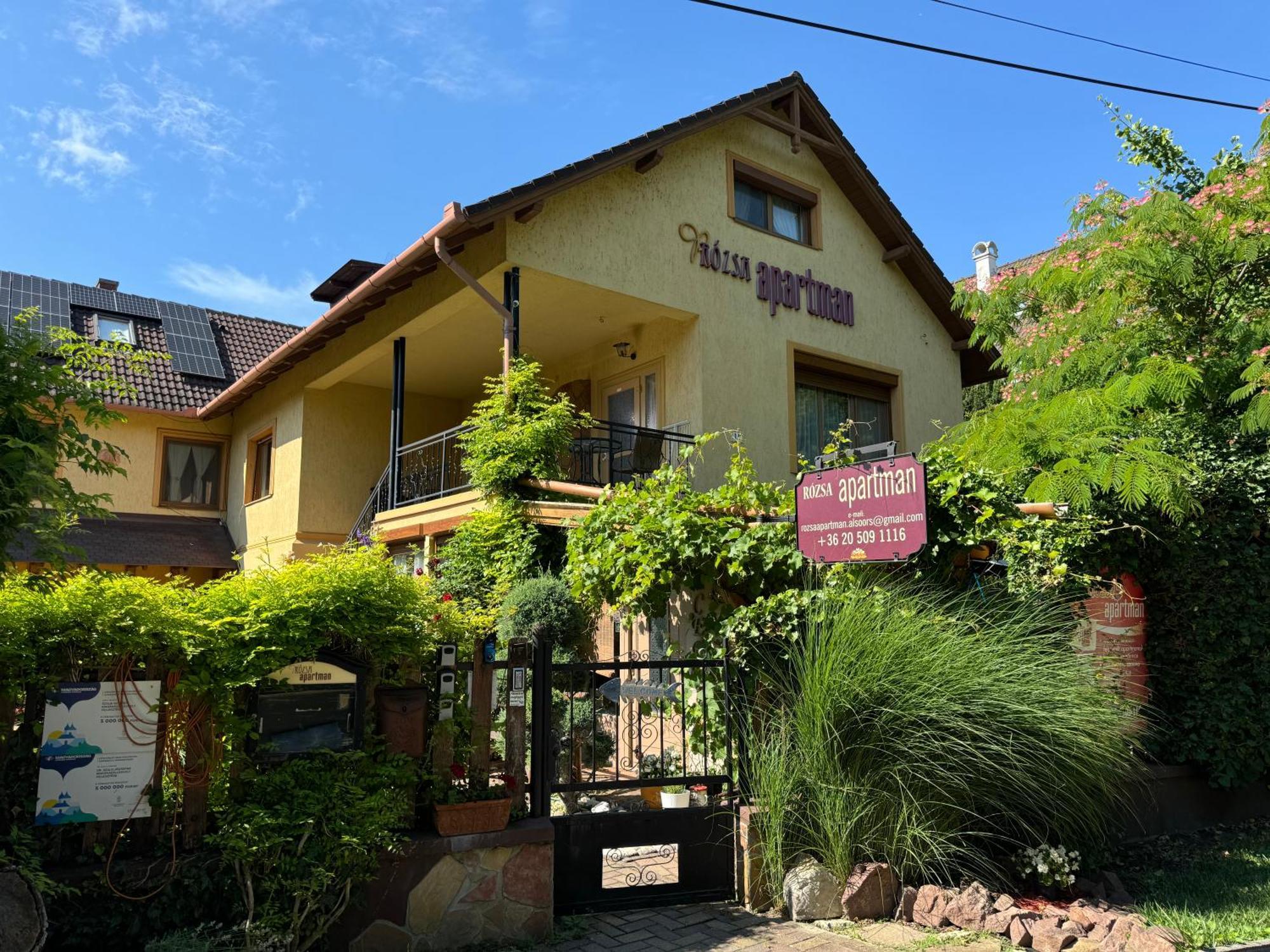Rozsa Apartman Alsóörs エクステリア 写真