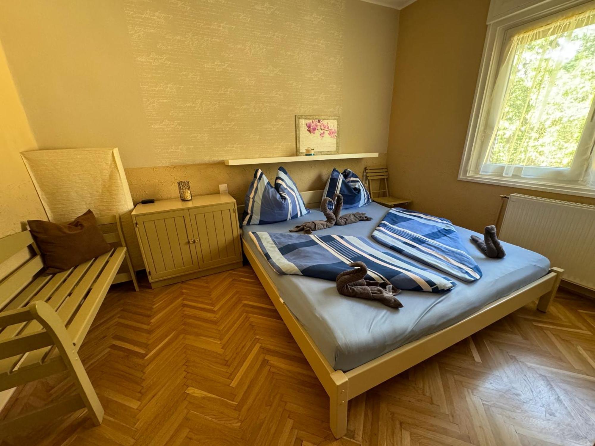 Rozsa Apartman Alsóörs 部屋 写真